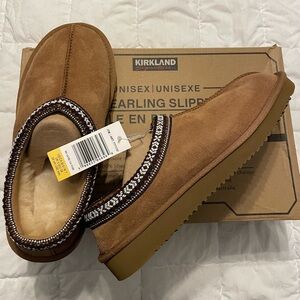 Kirkland Signature Tan Shearling Unisex Slippers with Box